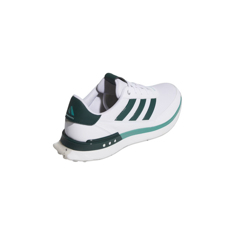 The Adidas S2G 24 Men’s Golf Shoes in Cloud White/Wonder Silver/Silver Pebble combine style and performance, making them the perfect spikeless golf shoes for the course.