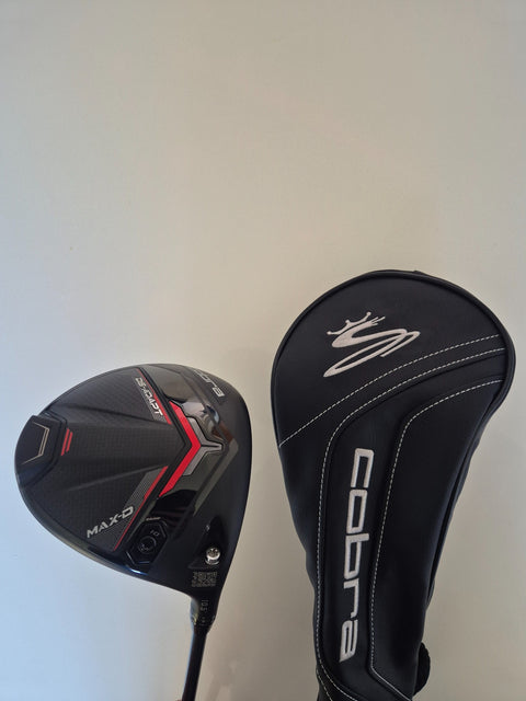 Cobra DS-ADAPT MAX-D 10.5 degree driver with generic Cobra headcover