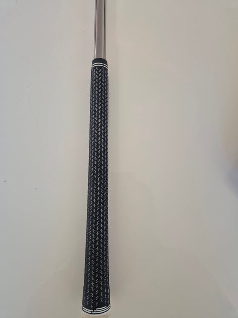 Midsize grip on Cobra King SpeedZone hybrid