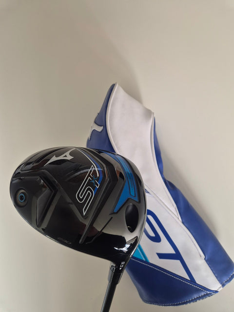 Mizuno ST-X 230 9.5 degree driver sole with headcover, used in excellent condition