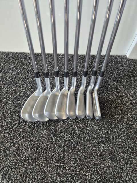 Face angle view of the right-handed used PING i210 eight-club set
