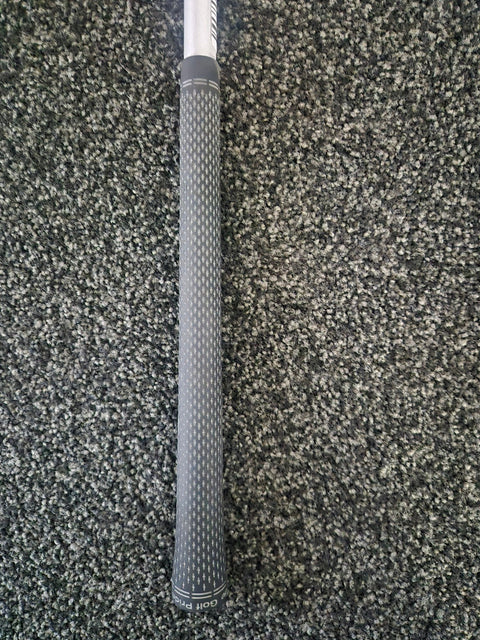 Golf Pride standard grip on used Titleist 818 H1 27 degree hybrid