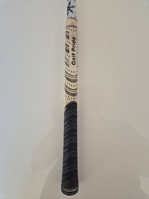 Worn Golf Pride New Decade MultiCompound grip on used Titleist 913F fairway wood