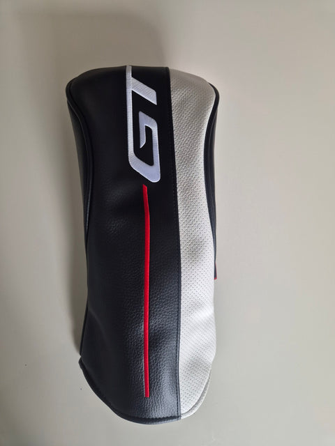 Matching Titleist GT driver headcover included