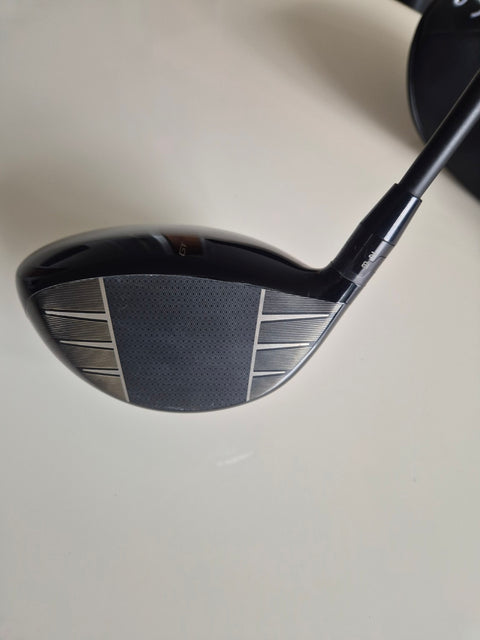 Titleist GT3 right-handed driver face and hosel detail