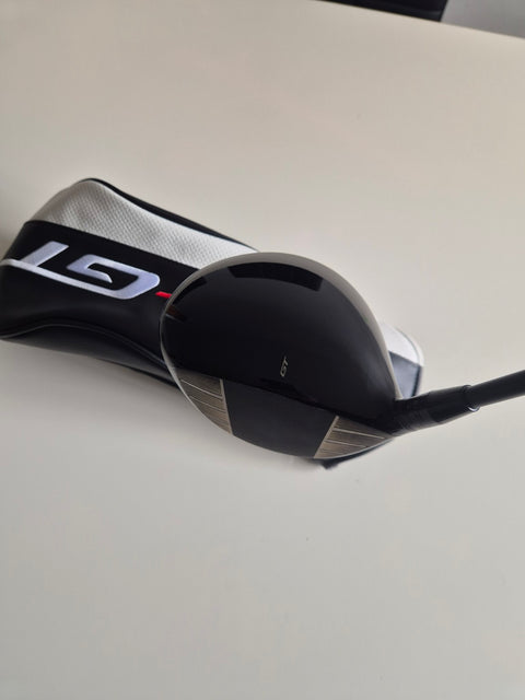 Titleist GT3 driver crown and address view with matching headcover