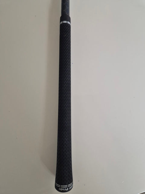 Golf Pride grip on used Titleist TSR2 4 hybrid