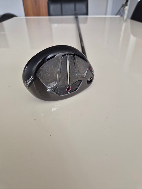 Sole of Titleist TSR2 4 hybrid in good used condition