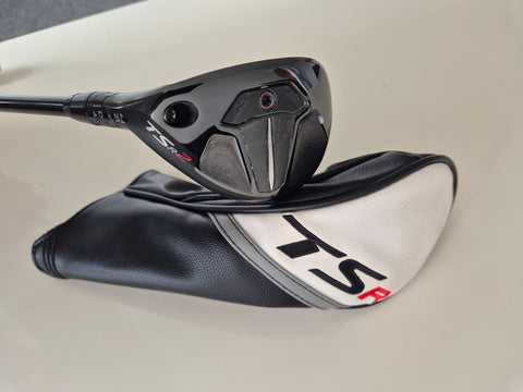 Titleist TSR2 4 hybrid sole with matching headcover
