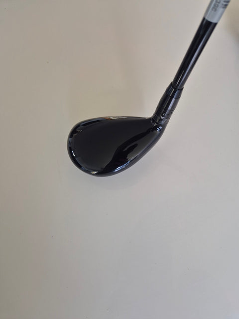 Titleist TSR2 left-handed 4 hybrid crown