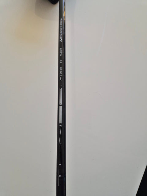 Mitsubishi Tensei AV Blue 65 regular-flex graphite shaft on the used Titleist TSi2 fairway wood