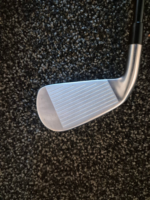 Clubface of used Titleist U505 3 iron