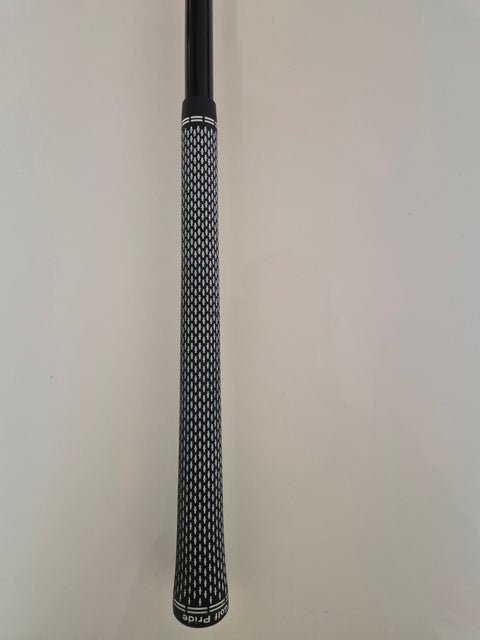Brand-new Golf Pride grip on used Titleist U505 utility iron
