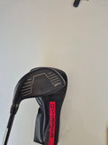 Face of the used Wilson Dynapower Carbon driver in excellent condition