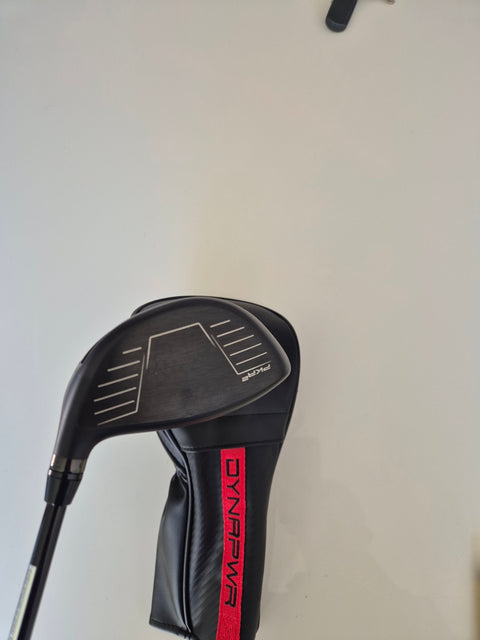 Face of the used Wilson Dynapower Carbon driver in excellent condition