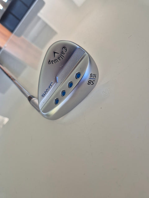 Callaway JAWS MD5 wedge rear and 58 degree 10 S grind sole markings