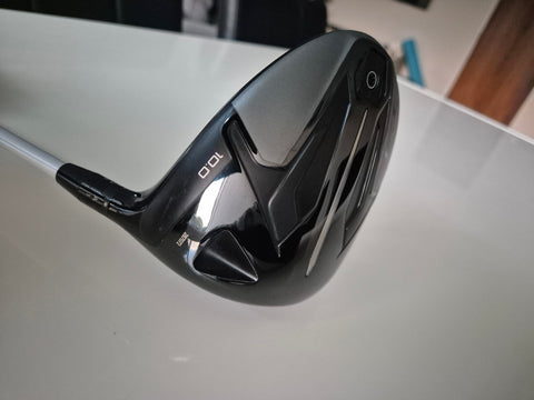 Used Titleist TSi2 10 degree right-handed driver sole and hosel view