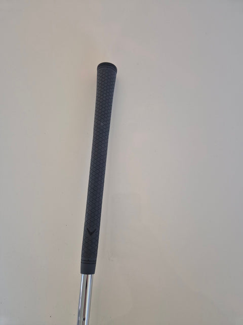 Standard size Lamkin UTX grip on Callaway Jaws Raw wedge