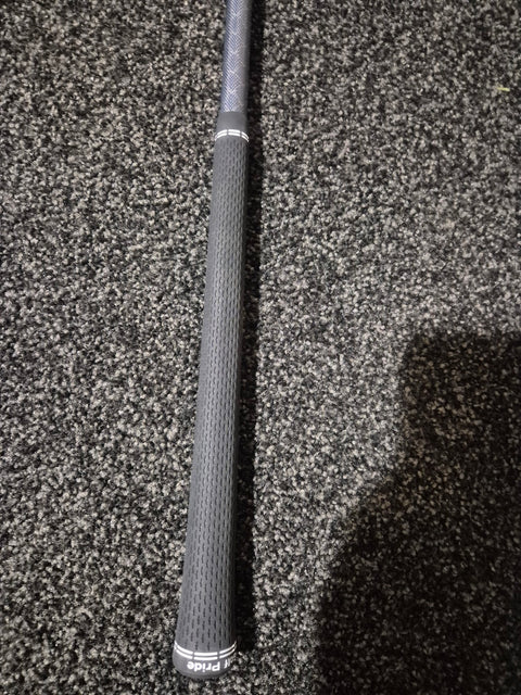 Standard Golf Pride grip on used Titleist TSR2 hybrid
