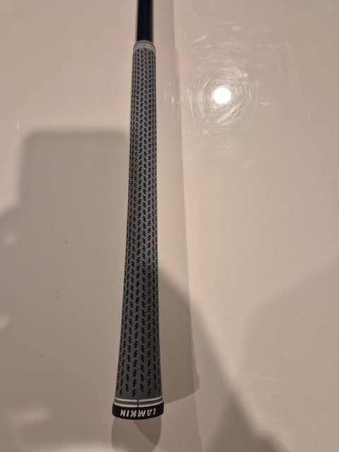 Lamkin grip on Wilson DYNAPWR 13 degree used driver